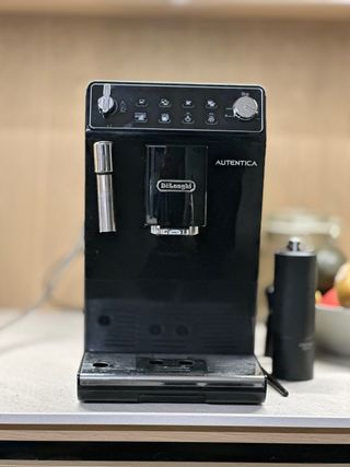Cafetera Delonghi Autentica Negra