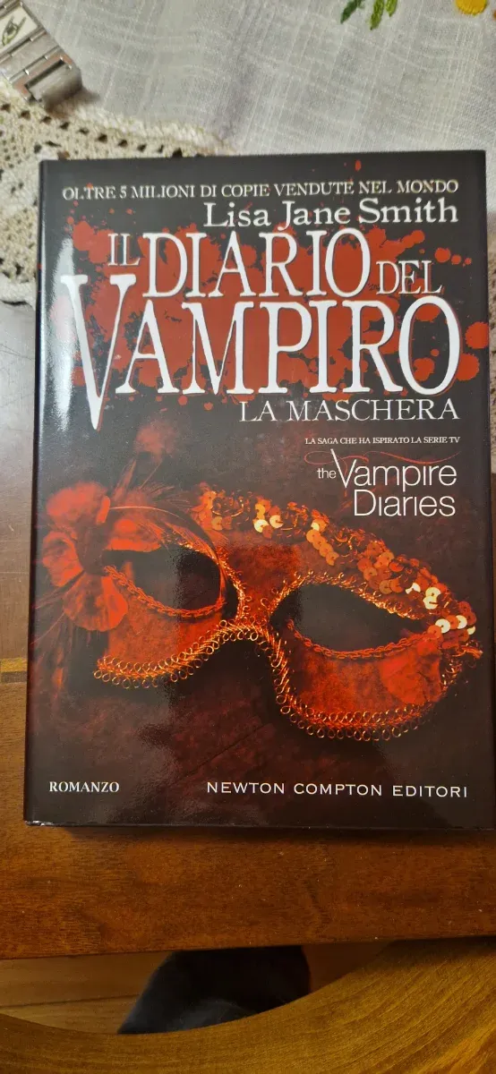 La maschera. Il diario del vampiro
