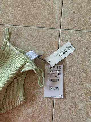 Camisetas Zara niña flores verde/ lila