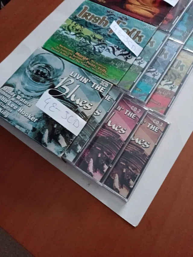 9 CDs: Meditación, Folk y Blues