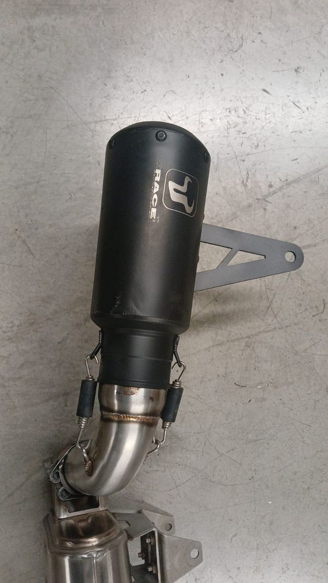 ESCAPE YAMAHA MT-09 IXRACE