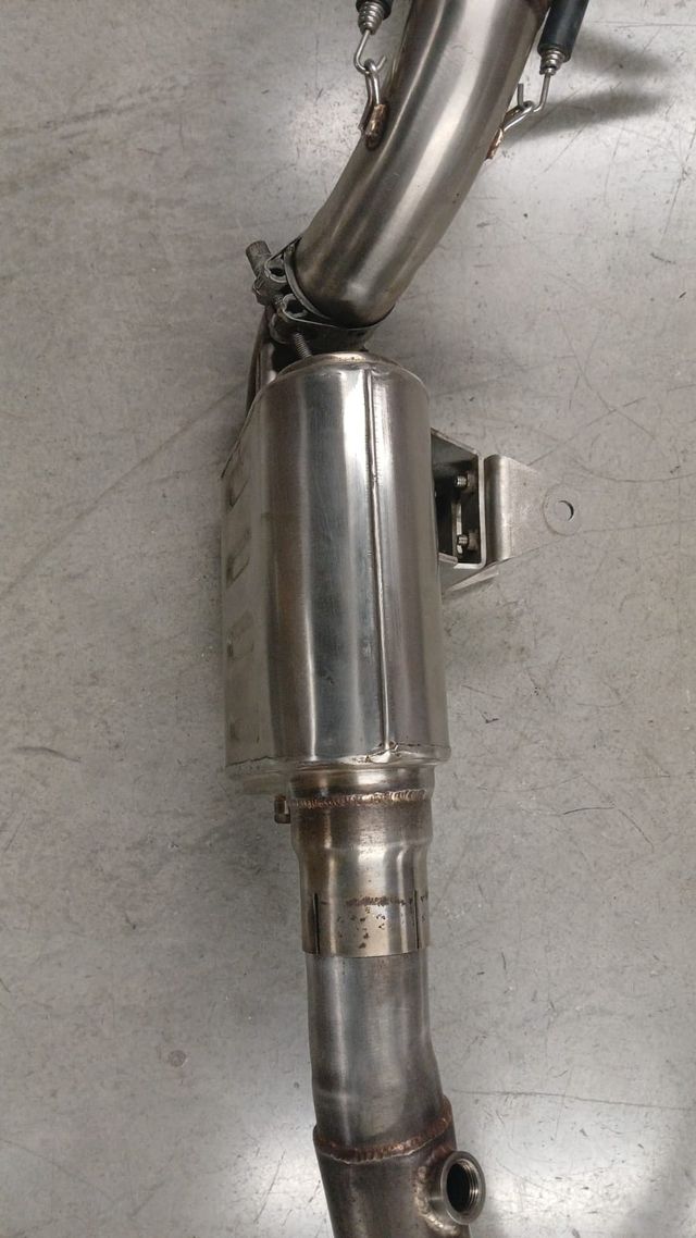 ESCAPE YAMAHA MT-09 IXRACE