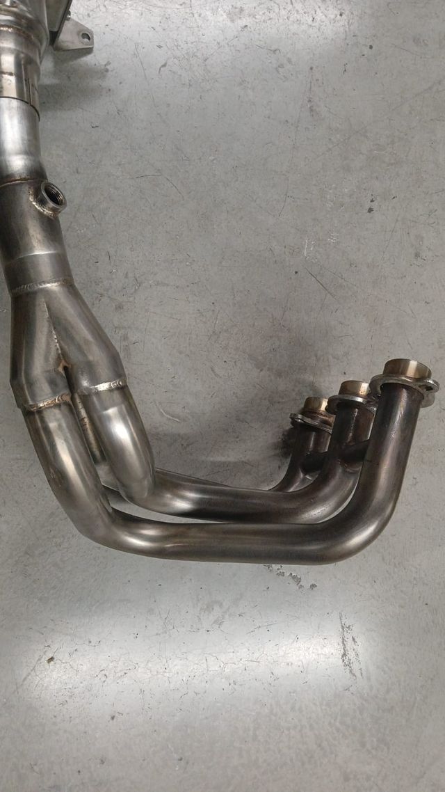 ESCAPE YAMAHA MT-09 IXRACE