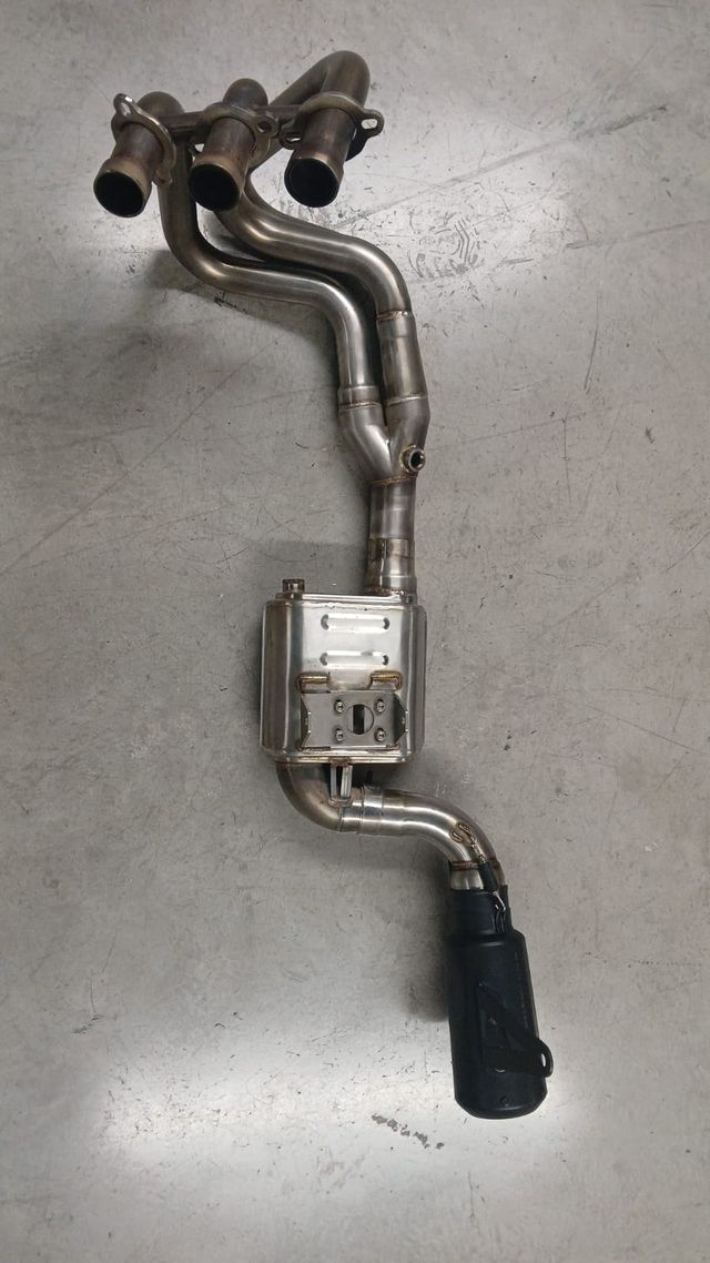 ESCAPE YAMAHA MT-09 IXRACE