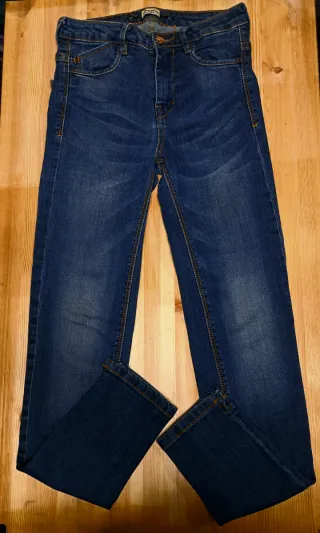 Lote 2 Pantalones vaqueros Pull&Bear, 1 negro 1 a