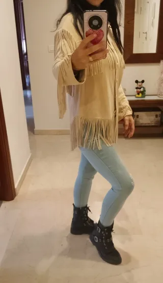 Chaqueta de ante con flecos