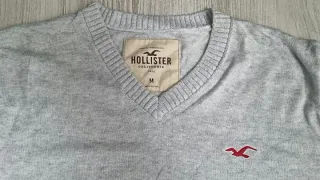 Jersey Hollister Gris Talla M