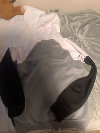 Sudadera McKenzie Blanca y Gris