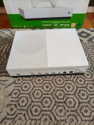 Xbox One S All Digital 1TB con Caja