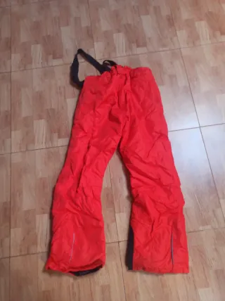 Pantalón de nieve rojo con tirantes