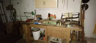 Carpintería, herramientas, y maderas varias