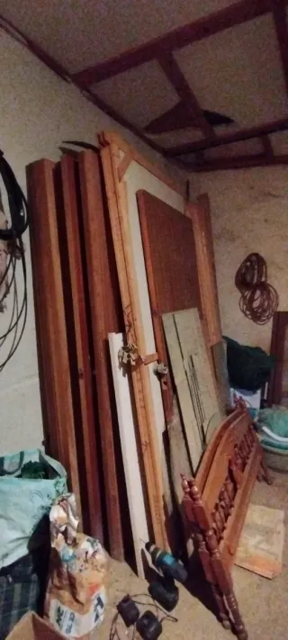 Carpintería, herramientas, y maderas varias