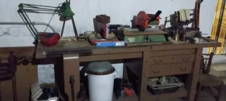 Carpintería, herramientas, y maderas varias