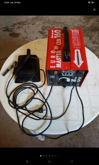 Carpintería, herramientas, y maderas varias