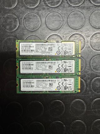 3x SSD NVMe Samsung 256 GB