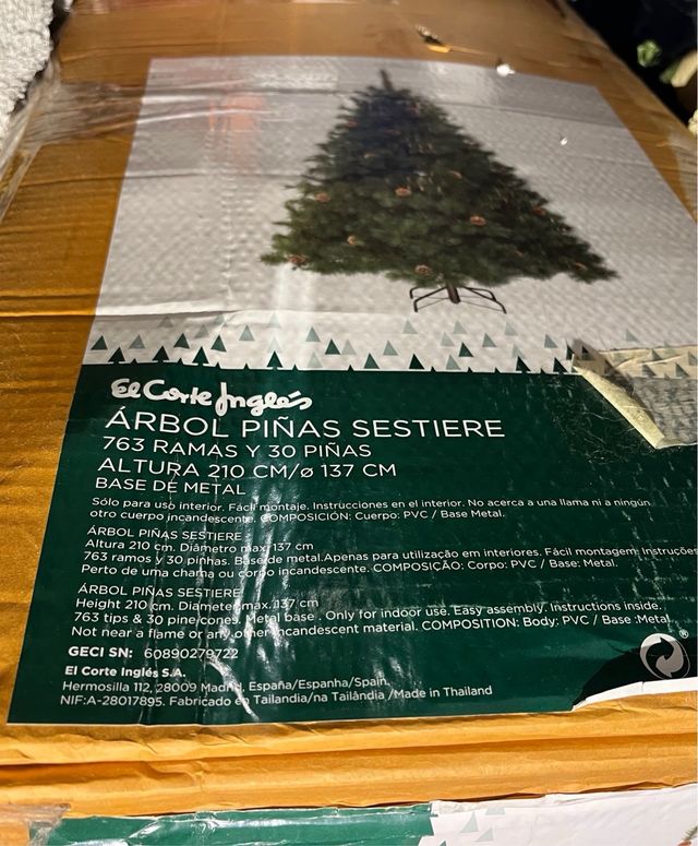 Árbol de Navidad 210 cm en su caja + con adornos