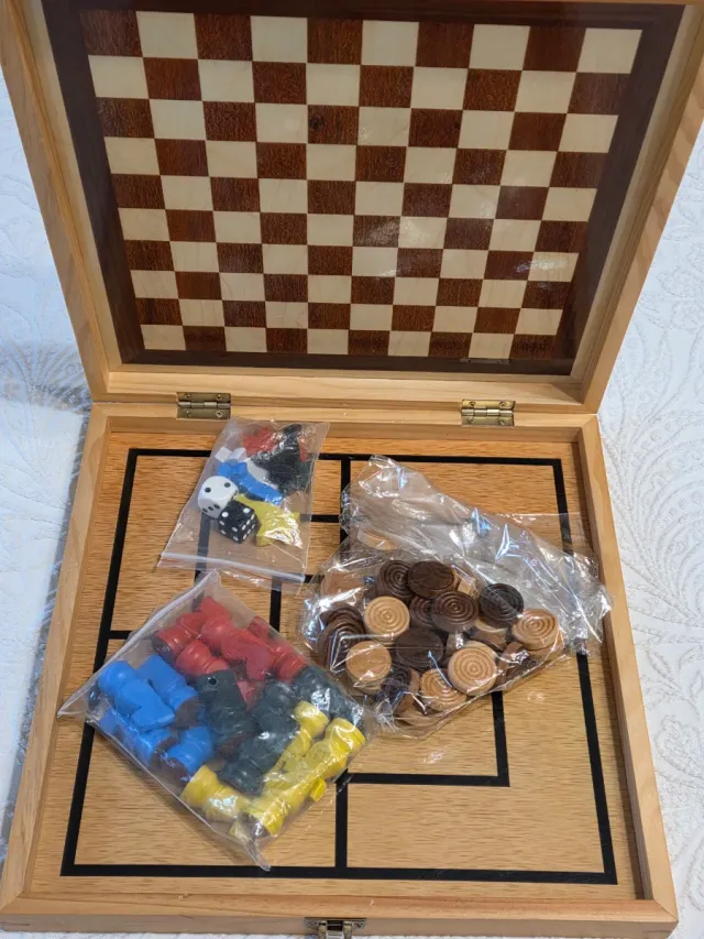 Estuche Juegos de Mesa