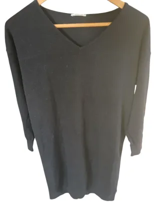 Vestito nero scollo a V