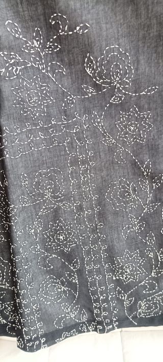 Falda Adolfo Dominguez gasa negra bordada