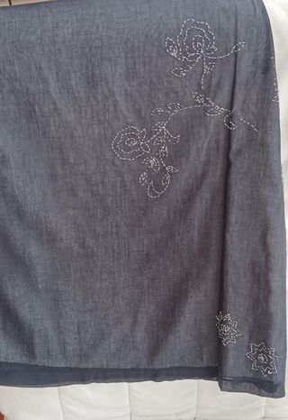 Falda Adolfo Dominguez gasa negra bordada