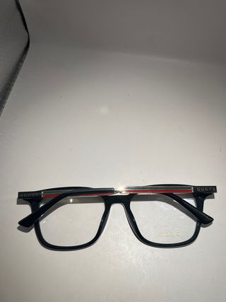 Gafas Gucci Negras y Doradas