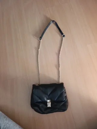 Bolso pequeño Zara negro cuero