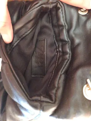 Bolso pequeño Zara negro cuero