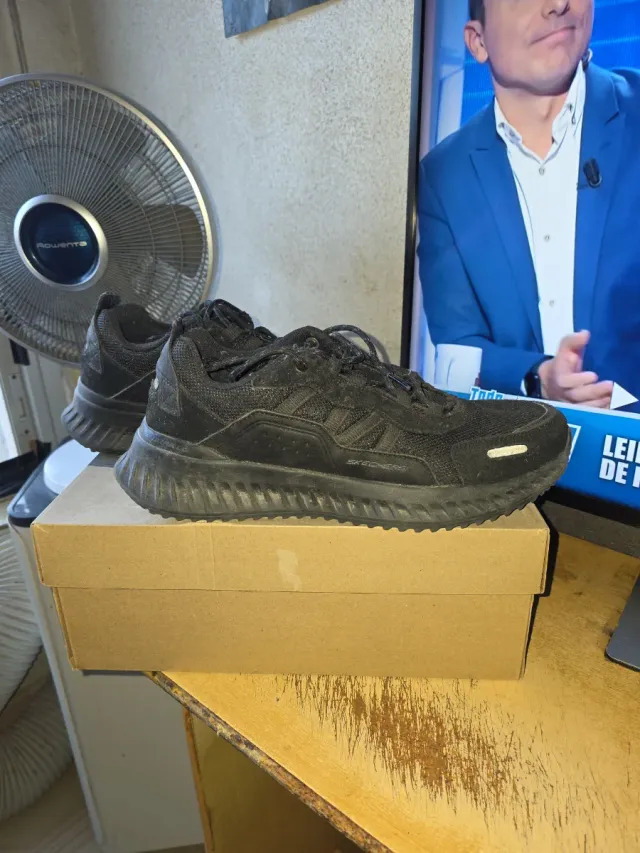 Zapatillas Skechers Trekking Negras