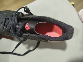 Botas de fútbol Adidas negras, tengo 2 pares