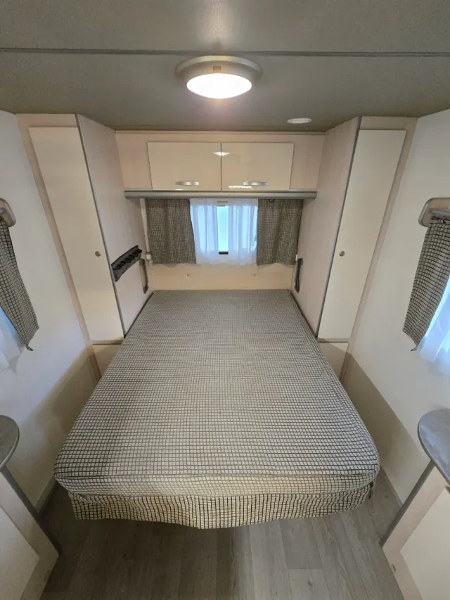 Caravana Across Cama Isla Aire Mover impecable