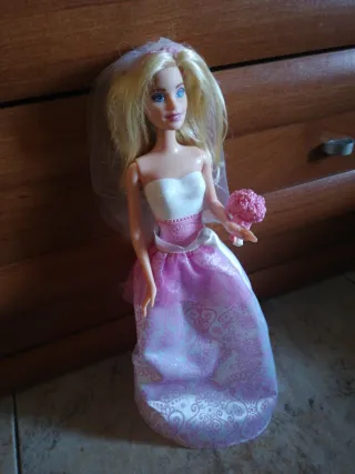 Barbie Novia Vestido Rosa y Velos