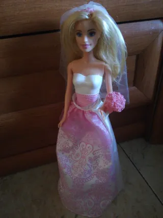 Barbie Novia Vestido Rosa y Velos