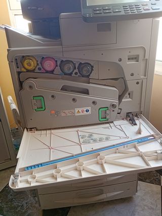 Fotocopiadora Ricoh Aficio MPC300SR