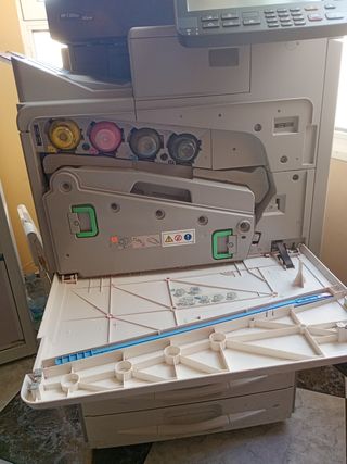 Fotocopiadora Ricoh Aficio MPC300SR
