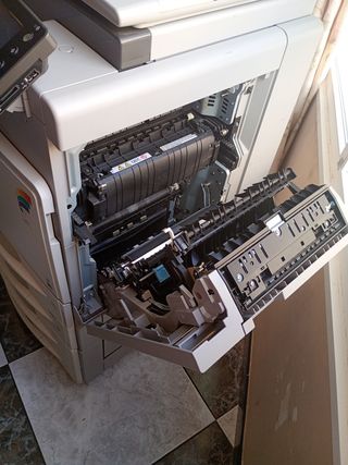 Fotocopiadora Ricoh Aficio MPC300SR