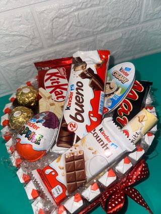 Torta Kinder Sorpresa e Ferrero Rocher