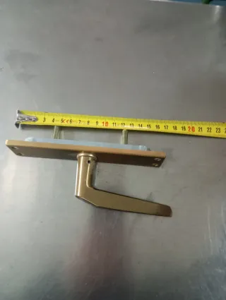 Falleba/Cremona latón  Empotrar Izda.