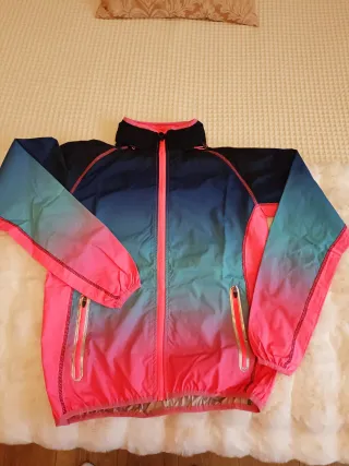 Cortavientos degradado azul y rosa