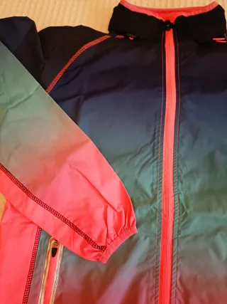 Cortavientos degradado azul y rosa