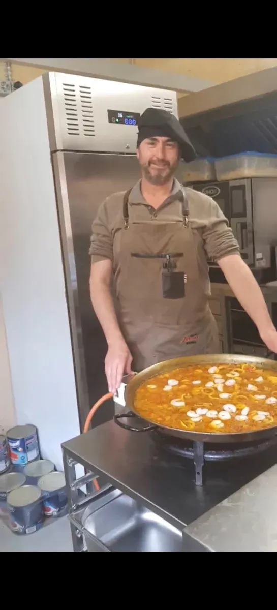 Paellas, comidas caseras.