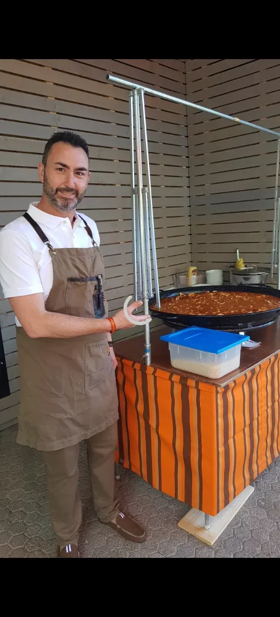 Paellas, comidas caseras.