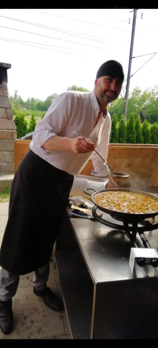 Paellas, comidas caseras.