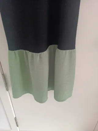 Vestido de verano negro y verde