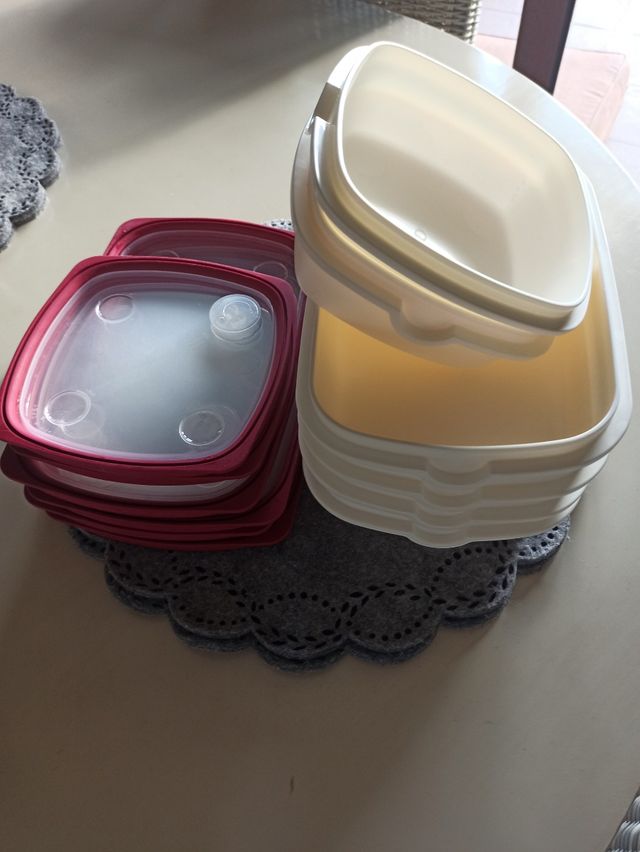 7 Tupper Ikea Plástico Rojo y Blanco