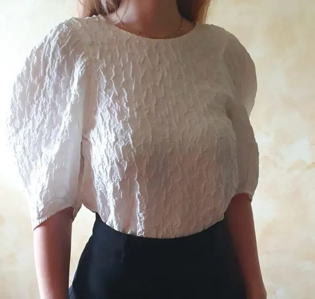 Camisa blanca texturizada manga abullonada