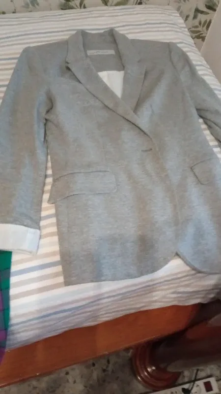 Lote 3 vestidos y 1 americana