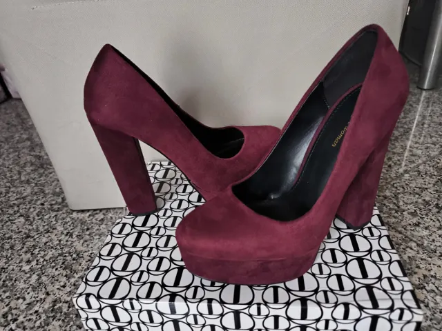 Scarpe con tacco scamosciate n°37