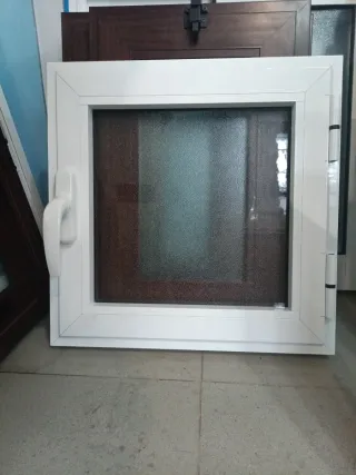 Ventana abatible 50x50 cristal opaco
