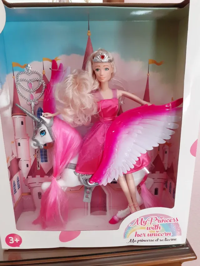 Muñeca Princesa con Unicornio y Accesorios