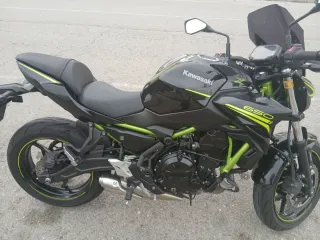 Kawasaki Z650 2020 Negra y Verde